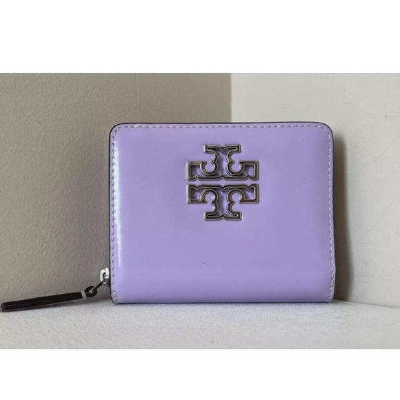 New Tory Burch Britten Patent Leather Bifold Wallet Lavender